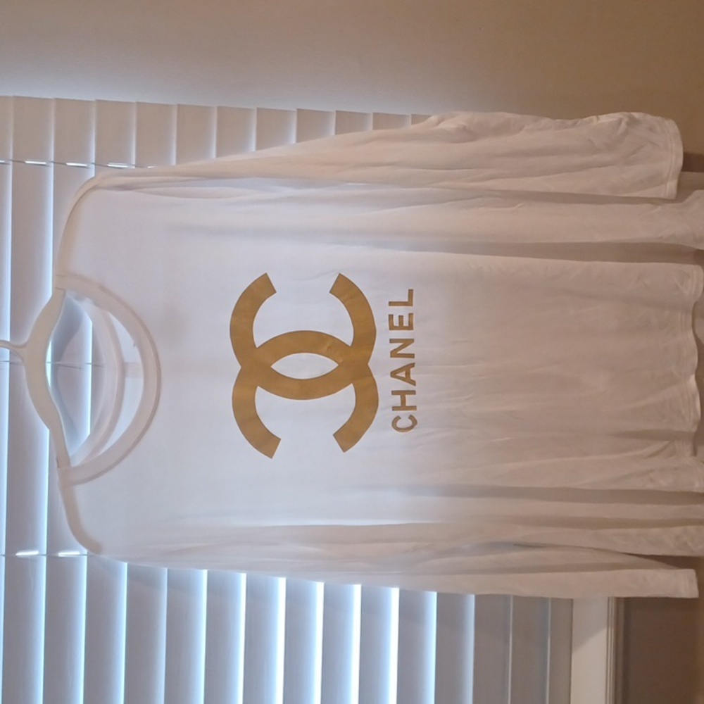 Long sleeve white top with Chanel logo XL